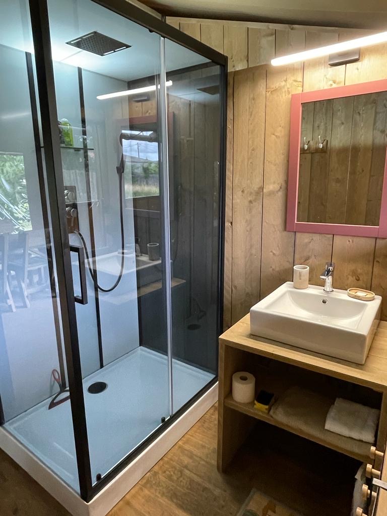 229c09a8 7324 4b16 8c9e 5e72b2bd1d89